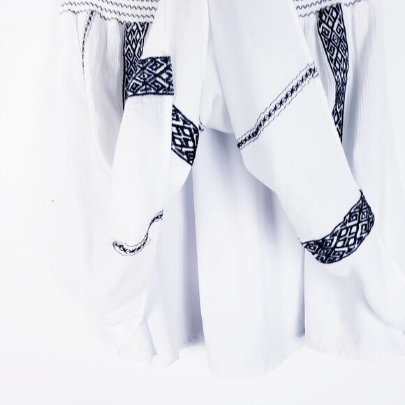 Alya  White Gauze‎ Navy Embroidered Skater Skirt Size Large Fully lined - Picture 3 of 10